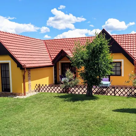 Stimmungsvolle Mit Grossem Garten By Interhome זלקרוס