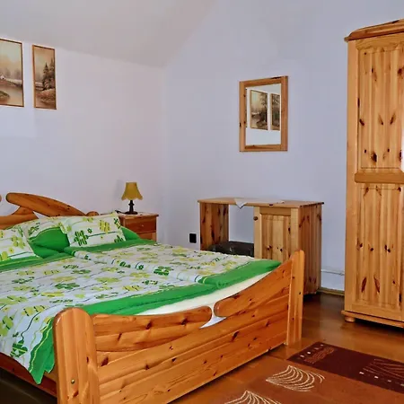 Апартаменты Stimmungsvolle Mit Grossem Garten By Interhome