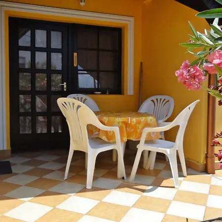 Stimmungsvolle Mit Grossem Garten By Interhome Залакарош