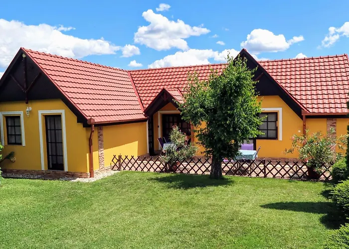 Stimmungsvolle Mit Grossem Garten By Interhome זלקרוס