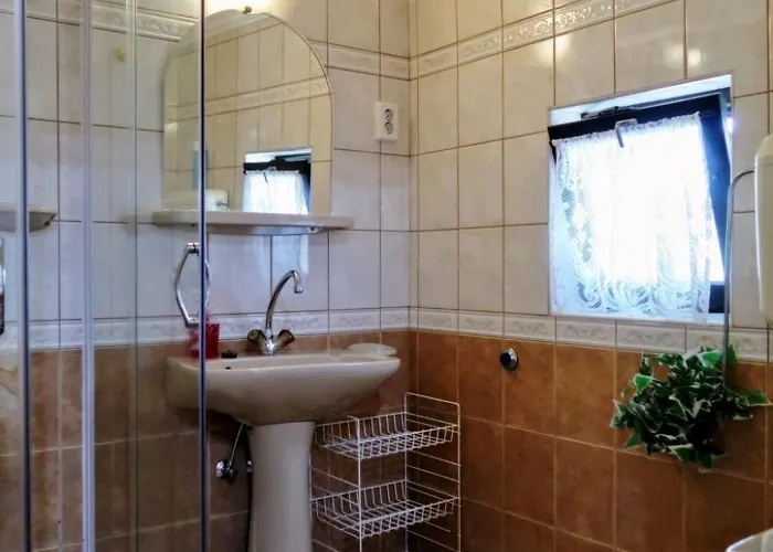 Stimmungsvolle Mit Grossem Garten By Interhome * זלקרוס