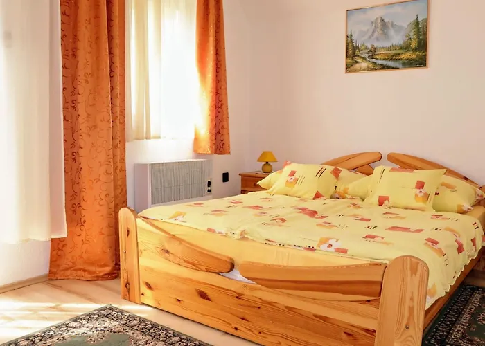 Stimmungsvolle Mit Grossem Garten By Interhome * 잘라카로쉬