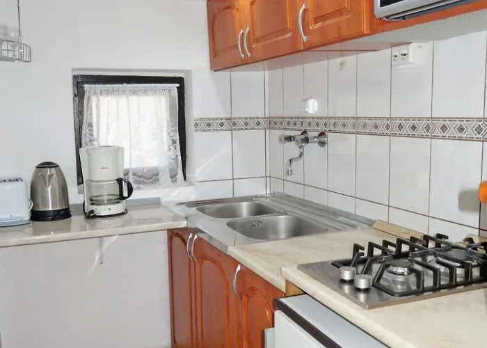 דירה Stimmungsvolle Mit Grossem Garten By Interhome