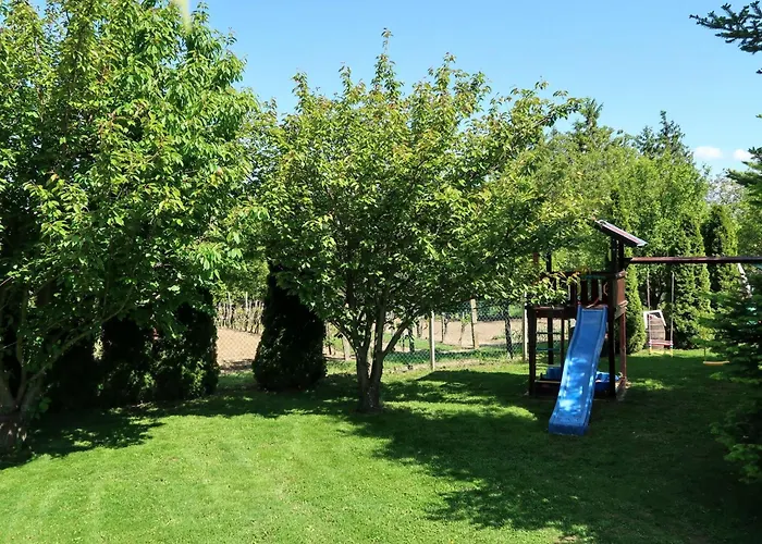 Stimmungsvolle Mit Grossem Garten By Interhome דירה